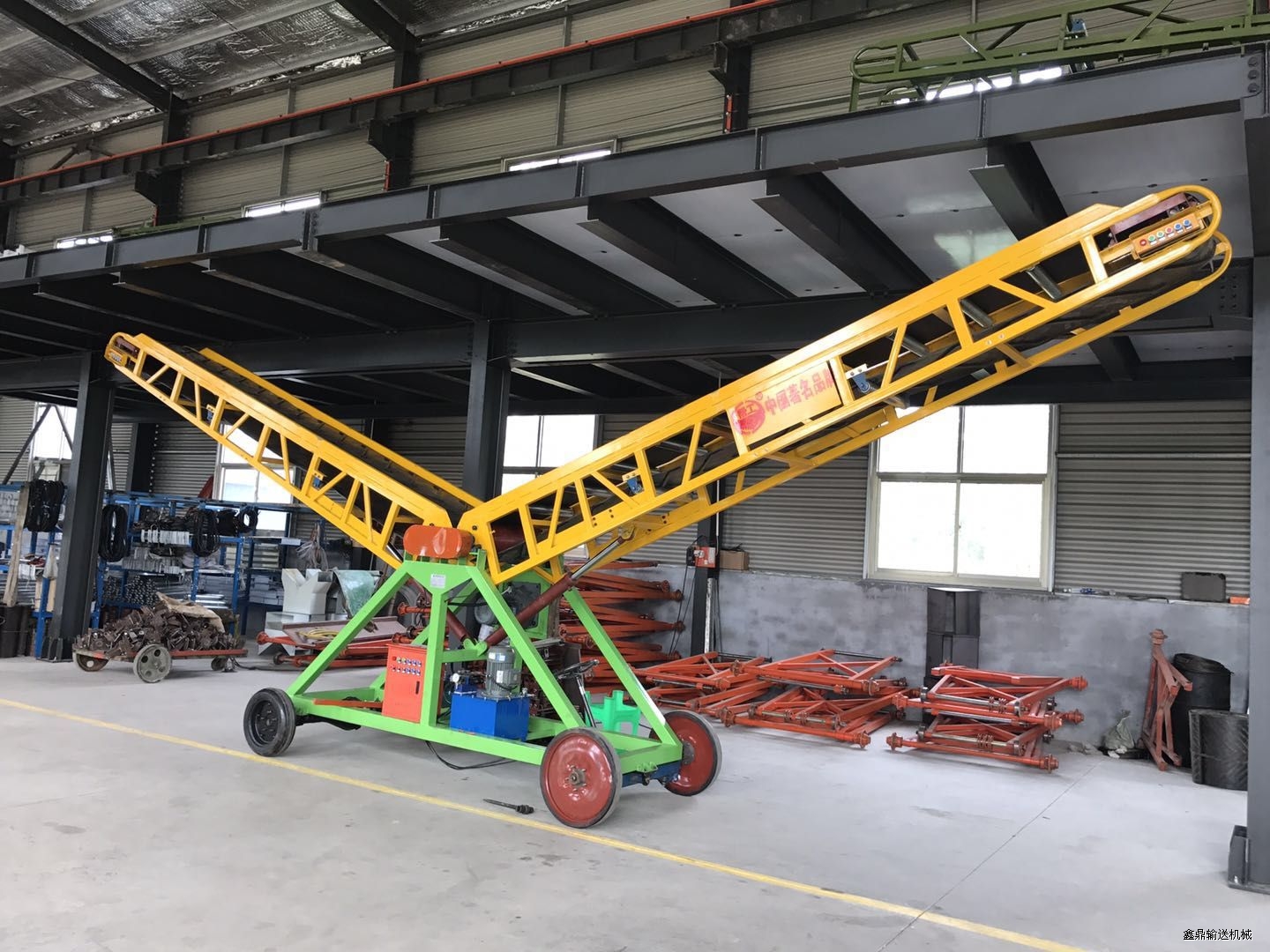 雙翼輸送機